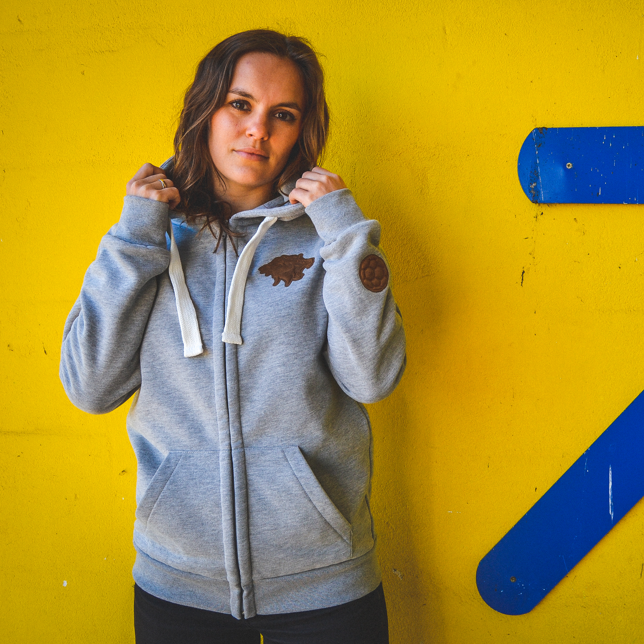 Kapuzensweatjacke Lederbadge Damen