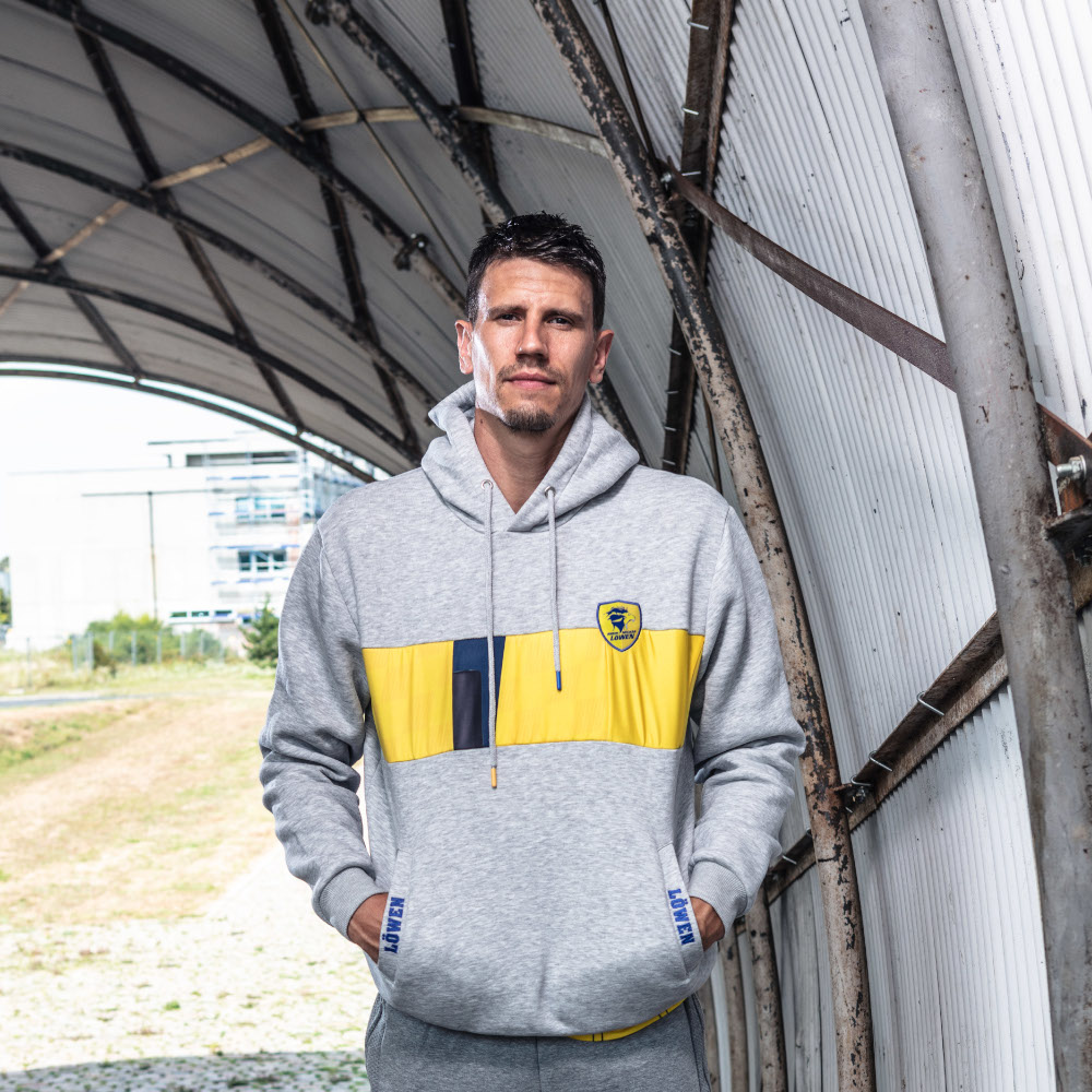 Löwen Kapuzenpullover Upcycling Trikot