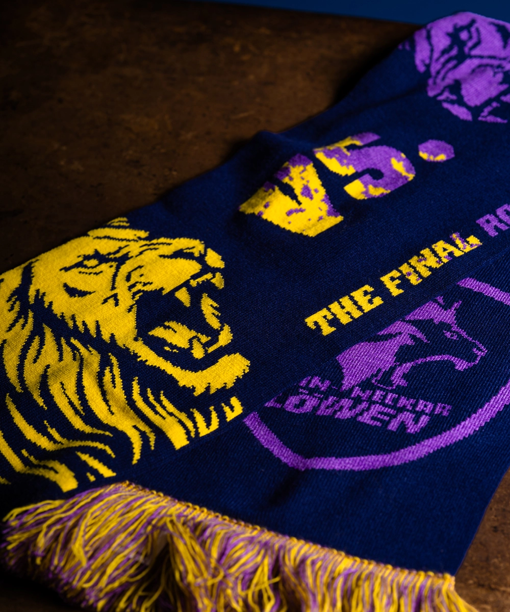 THE FINAL ROAR - Schal